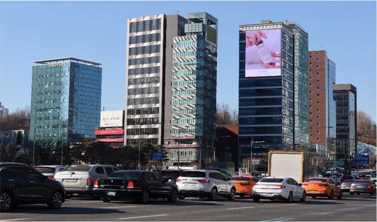 봉은사역 랜드마크빌딩 전광판 (서울시 강남구 영동대로 607) · 벽면 이용 광고(디지털)