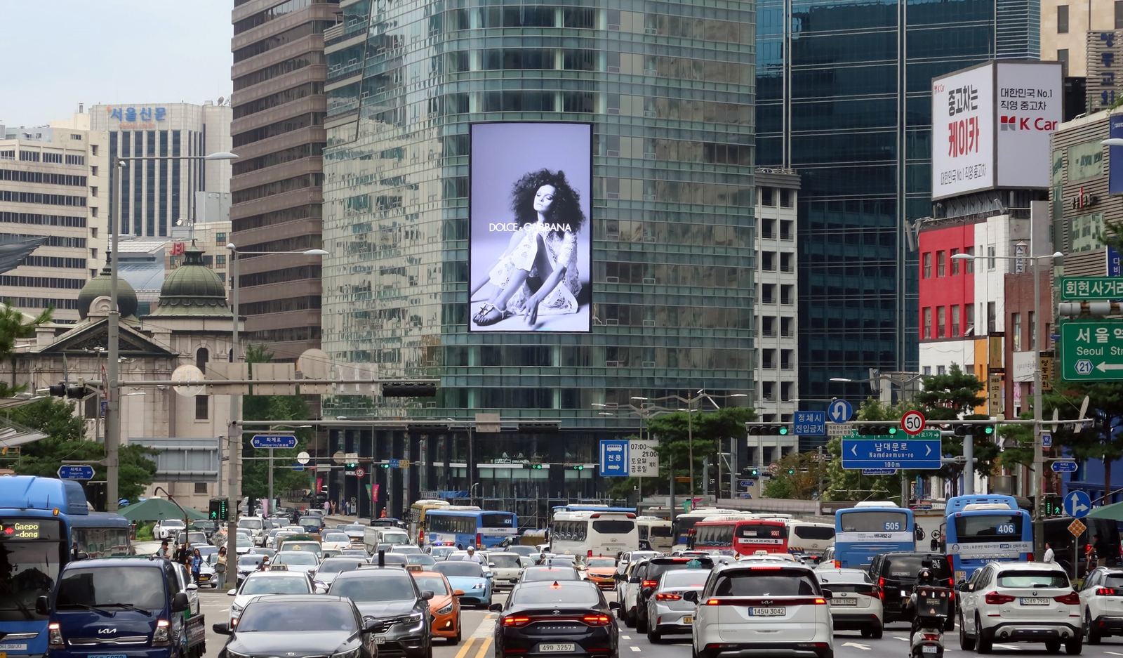 명동 K파이낸스빌딩 전광판 (서울시 중구 남대문로 55) · 벽면 이용 광고(디지털)
